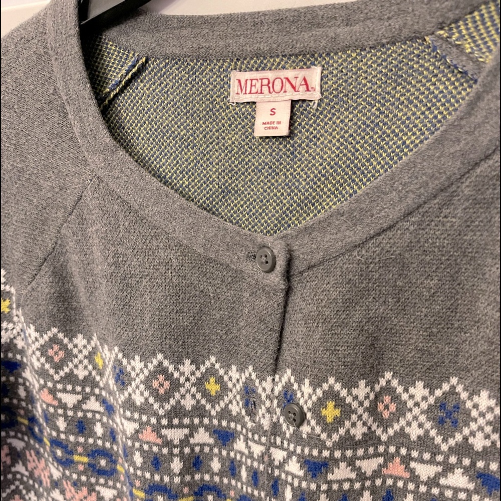Merona button up cardigan sweater w/design